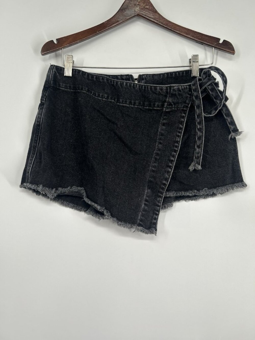 Free People We The Free Women’s Black Denim Wrap Skort Size 6